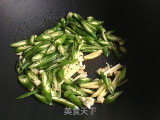 青椒炒牛筋的做法步骤：6
