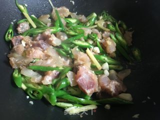 青椒炒牛筋的做法步骤：8