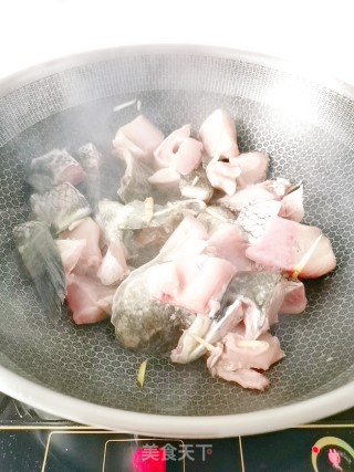 爆炒乌鱼块的做法步骤：6
