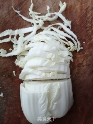 酸辣白菜的做法步骤：1