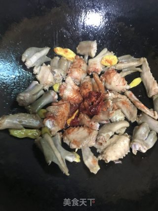 鹅脚翼焖沙葛的做法步骤：6