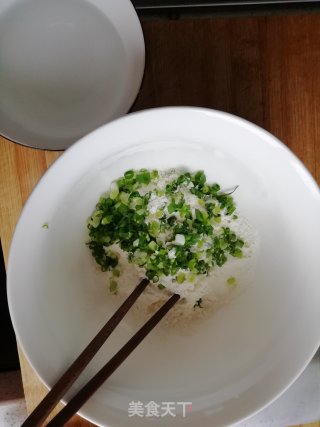 炸葱球饼的做法步骤：4