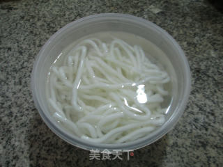 榨菜丝饺子土豆粉条的做法步骤：2