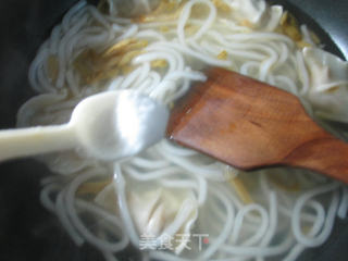 榨菜丝饺子土豆粉条的做法步骤：5