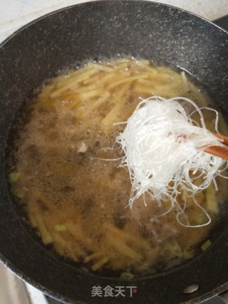 小白菜土豆粉丝排骨汤的做法步骤：5