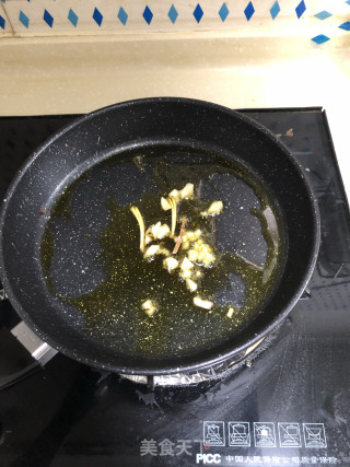 蘑菇三鲜素炒的做法步骤：2