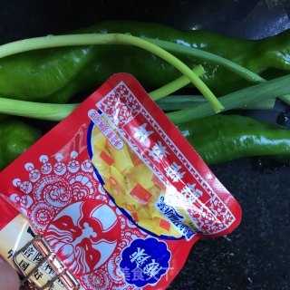 榨菜拌芹菜苗的做法步骤：2