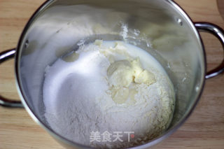 奶香椰蓉吐司的做法步骤：2