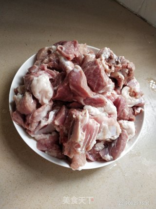 黄芪党参红枣骨头汤的做法步骤：3