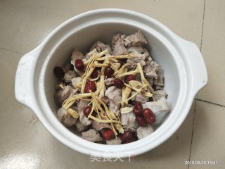 黄芪党参红枣骨头汤的做法步骤：5