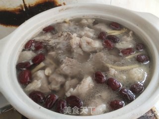 黄芪党参红枣骨头汤的做法步骤：6