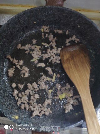 榨菜   肉丁榨菜炒饭的做法步骤：5