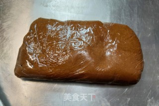 黑糖豆沙蛋黄月饼的做法步骤：5