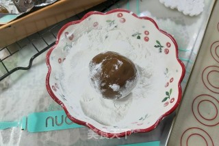 黑糖豆沙蛋黄月饼的做法步骤：12