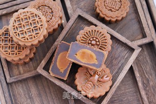 黑糖豆沙蛋黄月饼的做法步骤：19