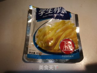 金针菇榨菜蛋花汤的做法步骤：2