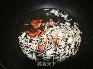 金针菇榨菜蛋花汤的做法步骤：6