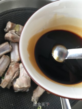 蜜汁排骨的做法步骤：17