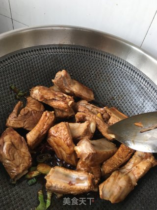 蜜汁排骨的做法步骤：18