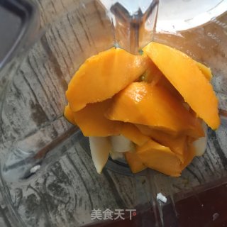 芒果鸭梨原汁的做法步骤：4