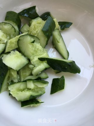 黄瓜拌面鱼的做法步骤：3
