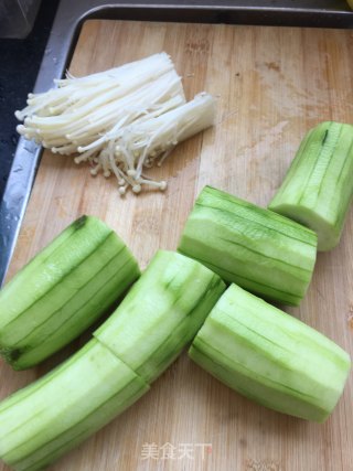 金针菇丝瓜忠的做法步骤：3