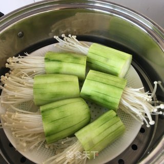 金针菇丝瓜忠的做法步骤：7