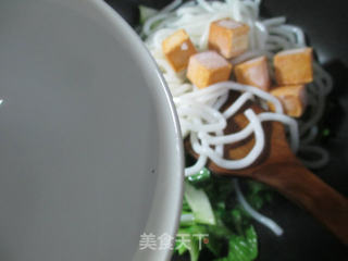 鱼豆腐青菜土豆粉条的做法步骤：4