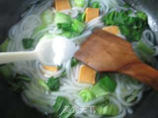 鱼豆腐青菜土豆粉条的做法步骤：7