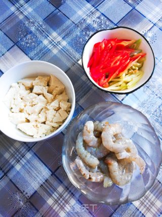 鲜虾豆腐饼的做法步骤：1