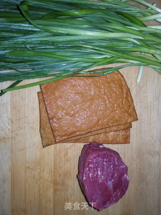 香干韭菜牛肉的做法步骤：1