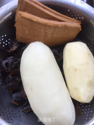 麻辣香锅的做法步骤：1