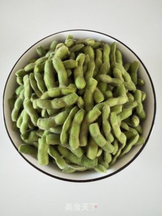 盐水毛豆的做法步骤：2