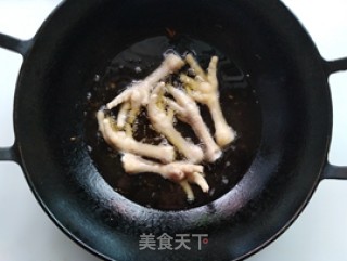 凤爪鹌鹑蛋烧肉圆的做法步骤：6