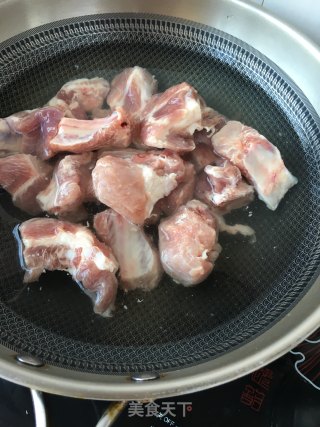 丝瓜排骨汤的做法步骤：2