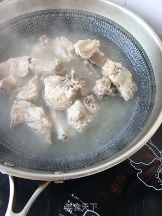 丝瓜排骨汤的做法步骤：3