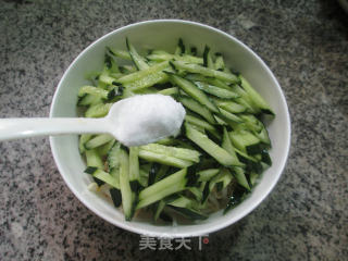 青瓜拌绿豆芽的做法步骤：6