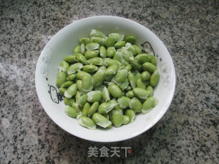 香菇毛豆鸡腿汤的做法步骤：2
