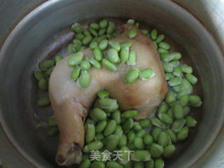 香菇毛豆鸡腿汤的做法步骤：3