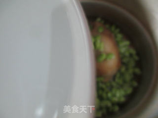 香菇毛豆鸡腿汤的做法步骤：4