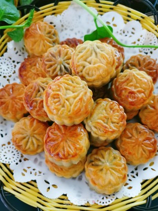 豆沙蛋黄月饼的做法步骤：17