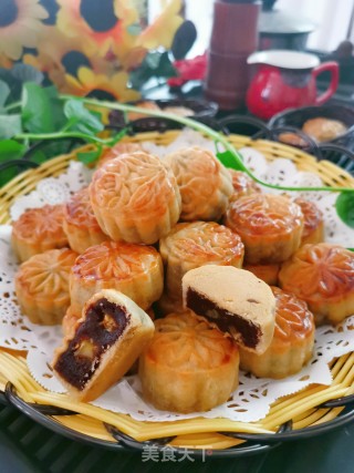 豆沙蛋黄月饼的做法步骤：18