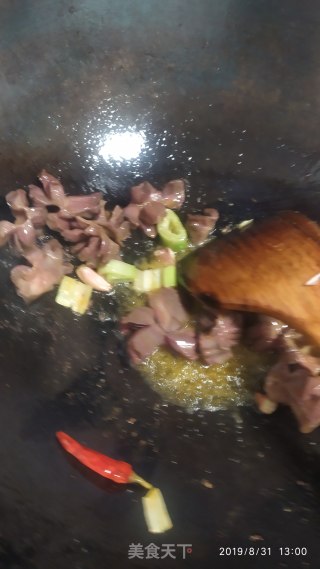 炒鸭肾的做法步骤：6