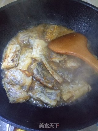 糖醋带鱼的做法步骤：6