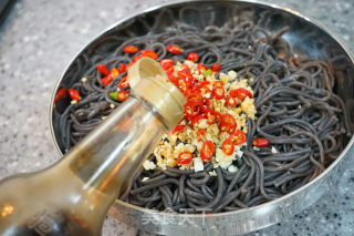 凉拌蕨根粉的做法步骤：6