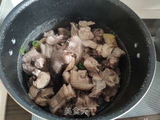 鲜美竹荪鸡汤的做法步骤：5