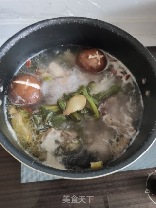 鲜美竹荪鸡汤的做法步骤：9