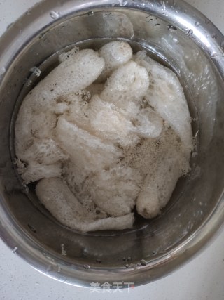 鲜美竹荪鸡汤的做法步骤：11