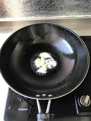 口蘑炒油菜的做法步骤：4