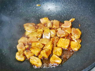 土豆鸡块炖豆角的做法步骤：2